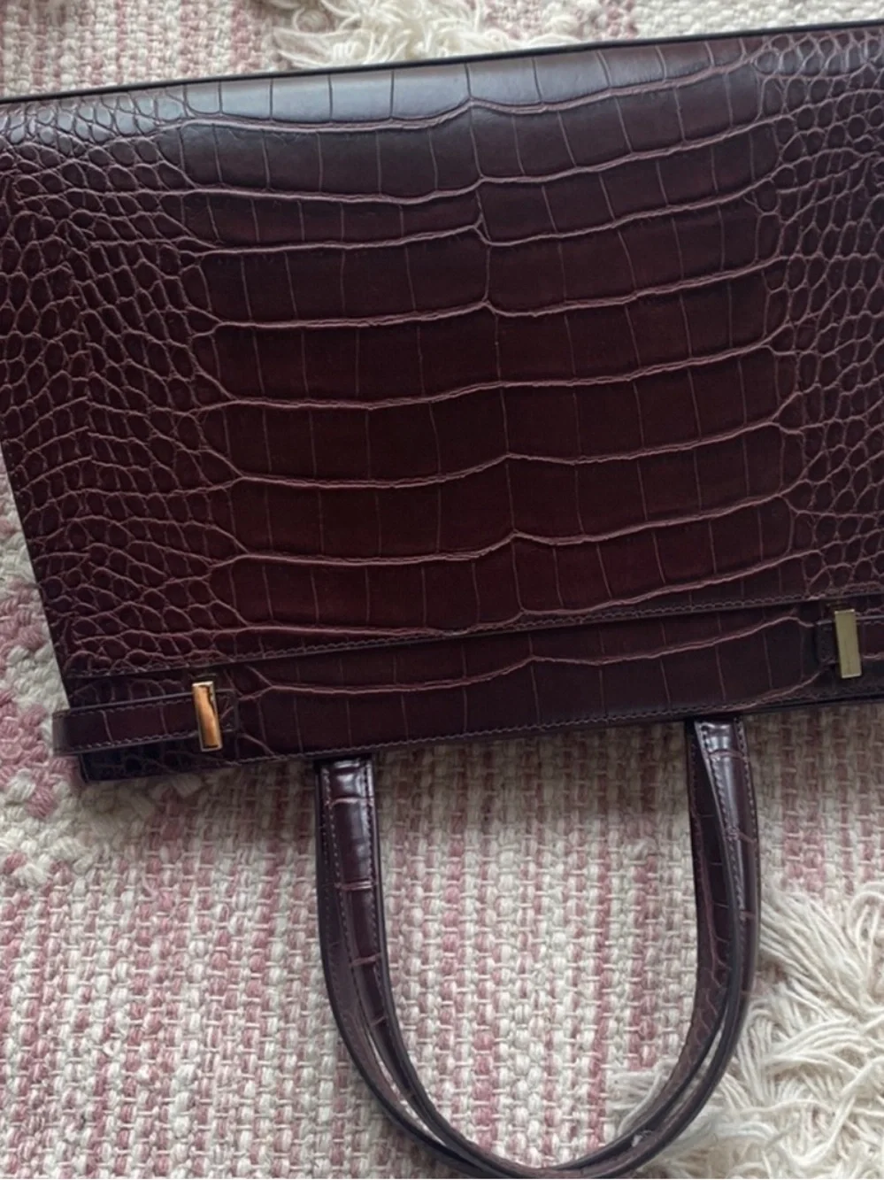 JW PEI Burgundy Croc-Embossed Tote with Gold Hardware NWT - Picture 5 of 6